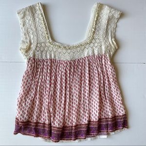 Crochet flowy short sleeve top